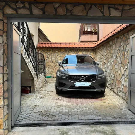 Latin Bridge - 2bdr, 80m2 In With Free Private Parking - Old Town Sarajevo