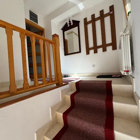 Apartament Latin Bridge - 2bdr, 80m2 In With Free Private Parking - Old Town