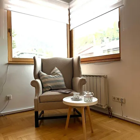 Latin Bridge - 2bdr, 80m2 In With Free Private Parking - Old Town Apartment