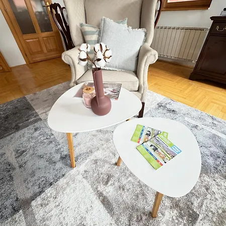 Latin Bridge - 3 Apartment, 80m2 In With Free Private Parking - Old Town *