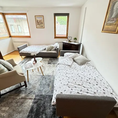 Lägenhet Latin Bridge - 3 Apartment, 80m2 In With Free Private Parking - Old Town *